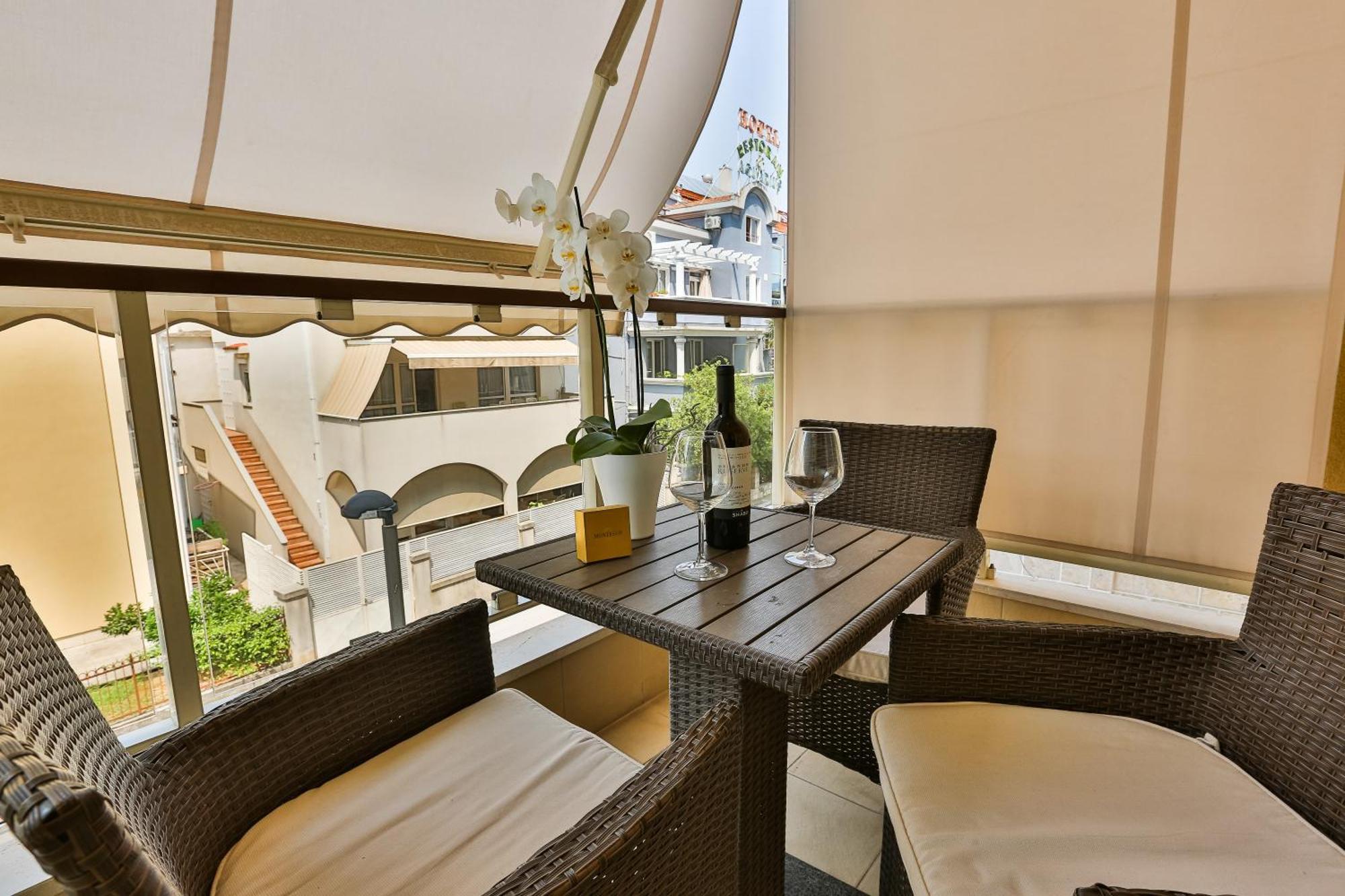Montesun Boka Apartments Budva Buitenkant foto